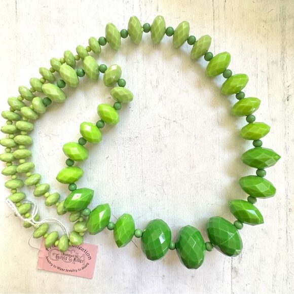 Garold Miller green beaded necklace and earrings set - Picture 4 of 11